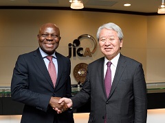 President Tanaka (right) and Director-General Houngbo ©ILO/LIFE.14