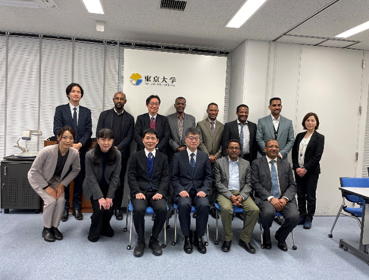 Group photo with Professor Someya and all at the University of Tokyo