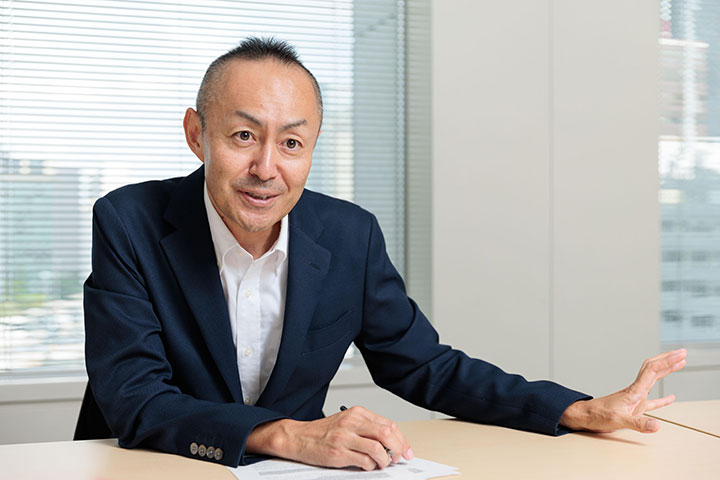 Senior Director Kobayashi Yosuke of the Office for Foreign Human Resources