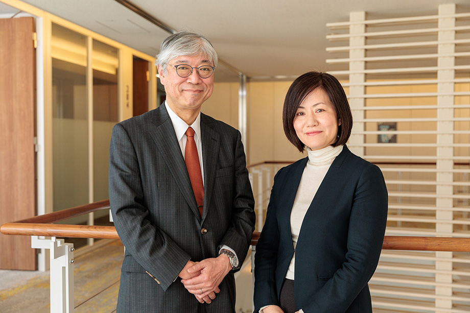 Nakanishi Hiroshi, a Professor at Kyoto University’s Graduate School of Law, Legal and Political Studies and Sanada Akiko, JICA’s Senior Director of the Strategic Planning Division, Operation Strategy Department.