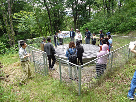岡山県での地すべり対策工の現場視察