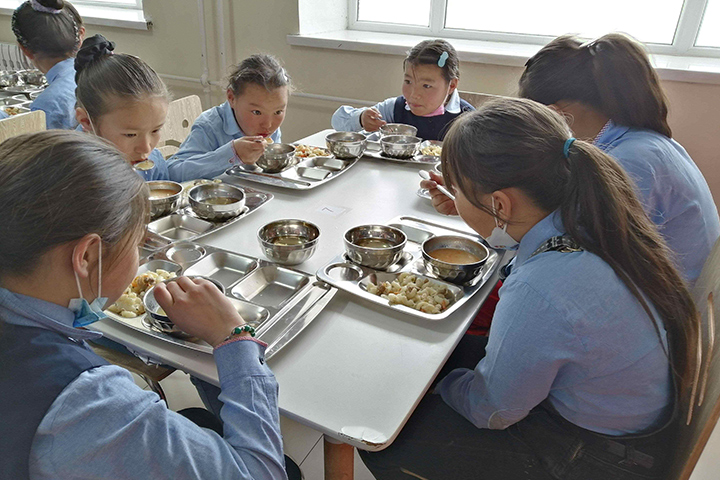 モンゴル学校給食導入支援プロジェクト