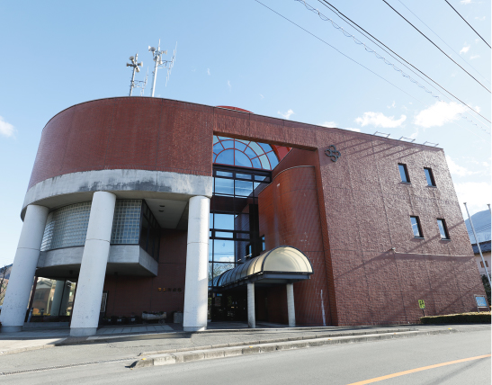 横瀬町役場庁舎。