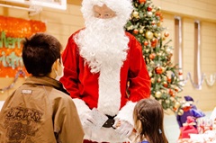 利用世帯の子どもたちを招待したクリスマスイベント「クリスマス イン ザ シティ」も開催(写真提供＝栗野泰成さん)