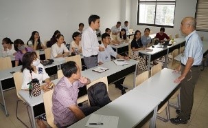 競争的資金獲得を目指す参加者との真剣なやり取りの画像