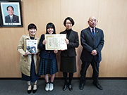Jica国際協力中学生 高校生エッセイコンテスト2019 受賞者を訪問しました 2019年度 トピックス Jica中国 Jica