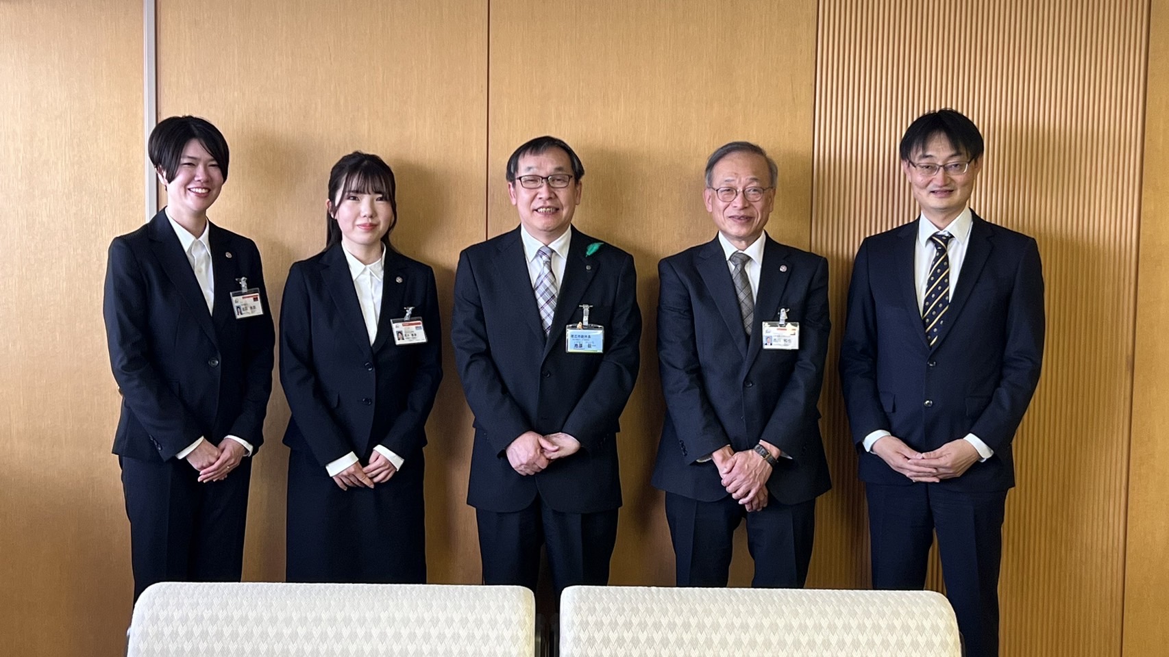 写真左より岩田さん、岡本さん、帯広市・池原副市長、西川さん、JICA北海道（帯広）・木全代表
