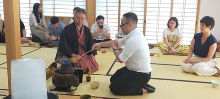 伝統文化体験としての茶の湯も好評でした