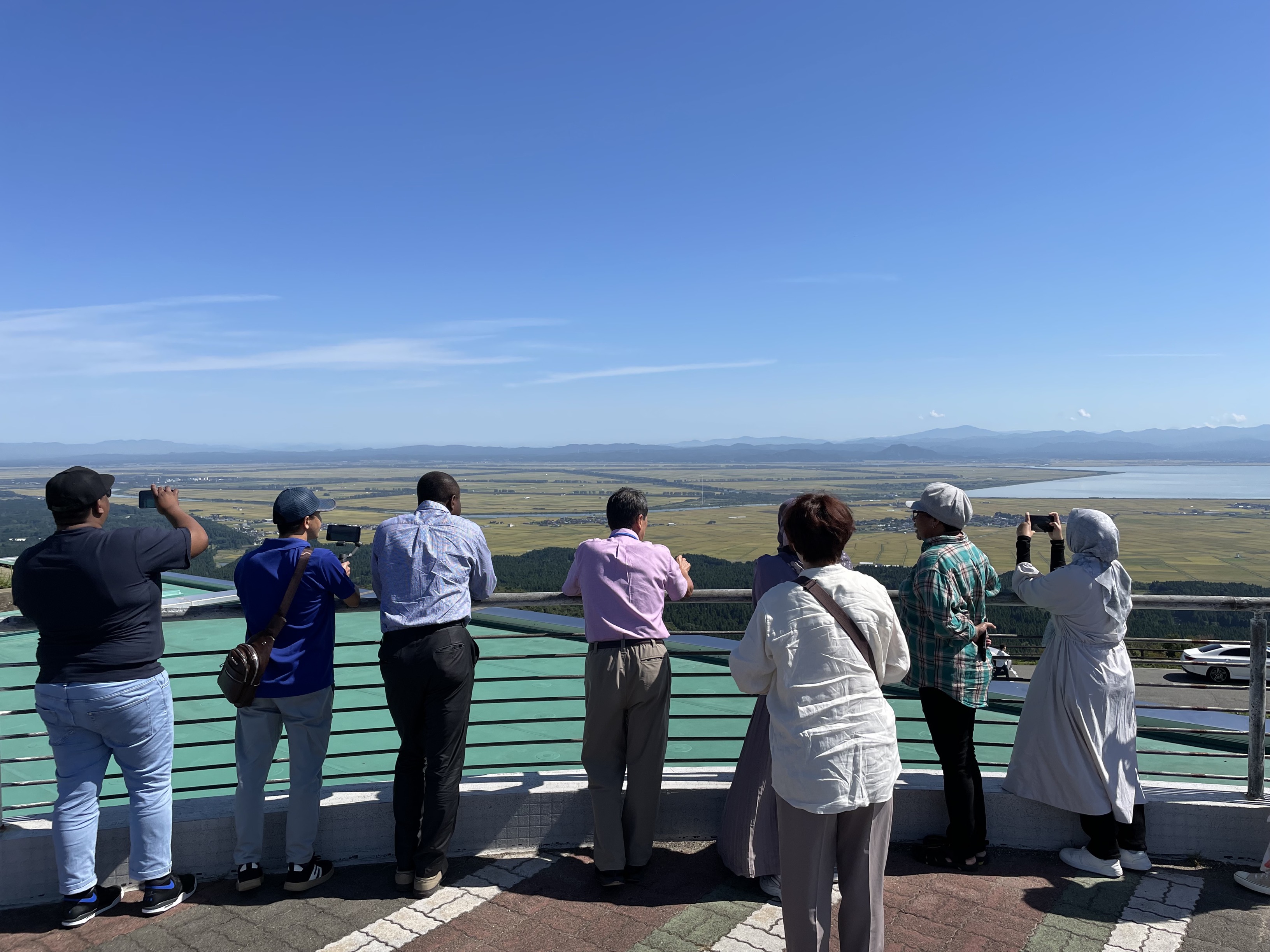 寒風山：寒風山からの眺望はすばらしく、360°を一望できます。