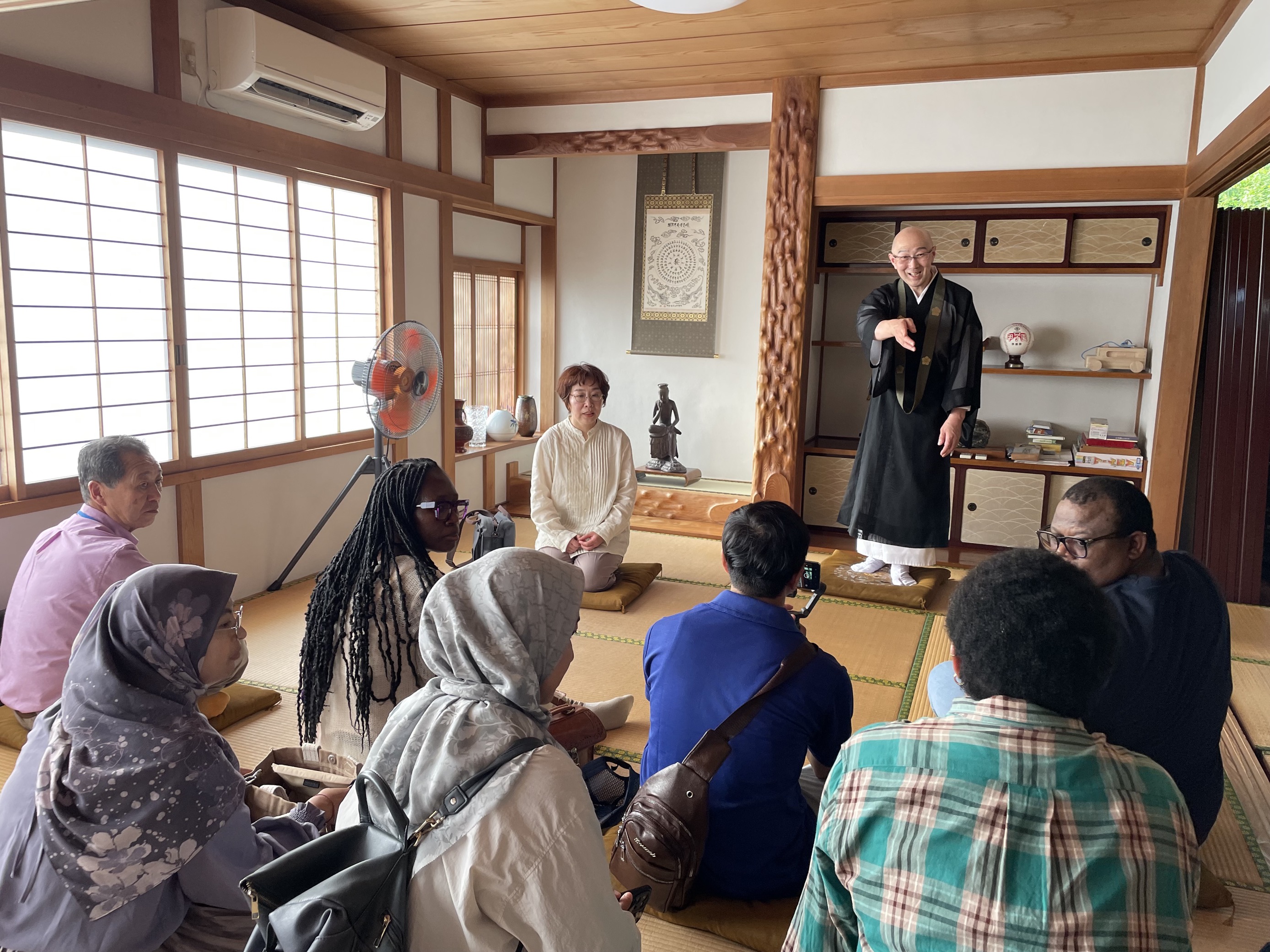常福院：地域の人々にとってのお寺の役割について講話がありました