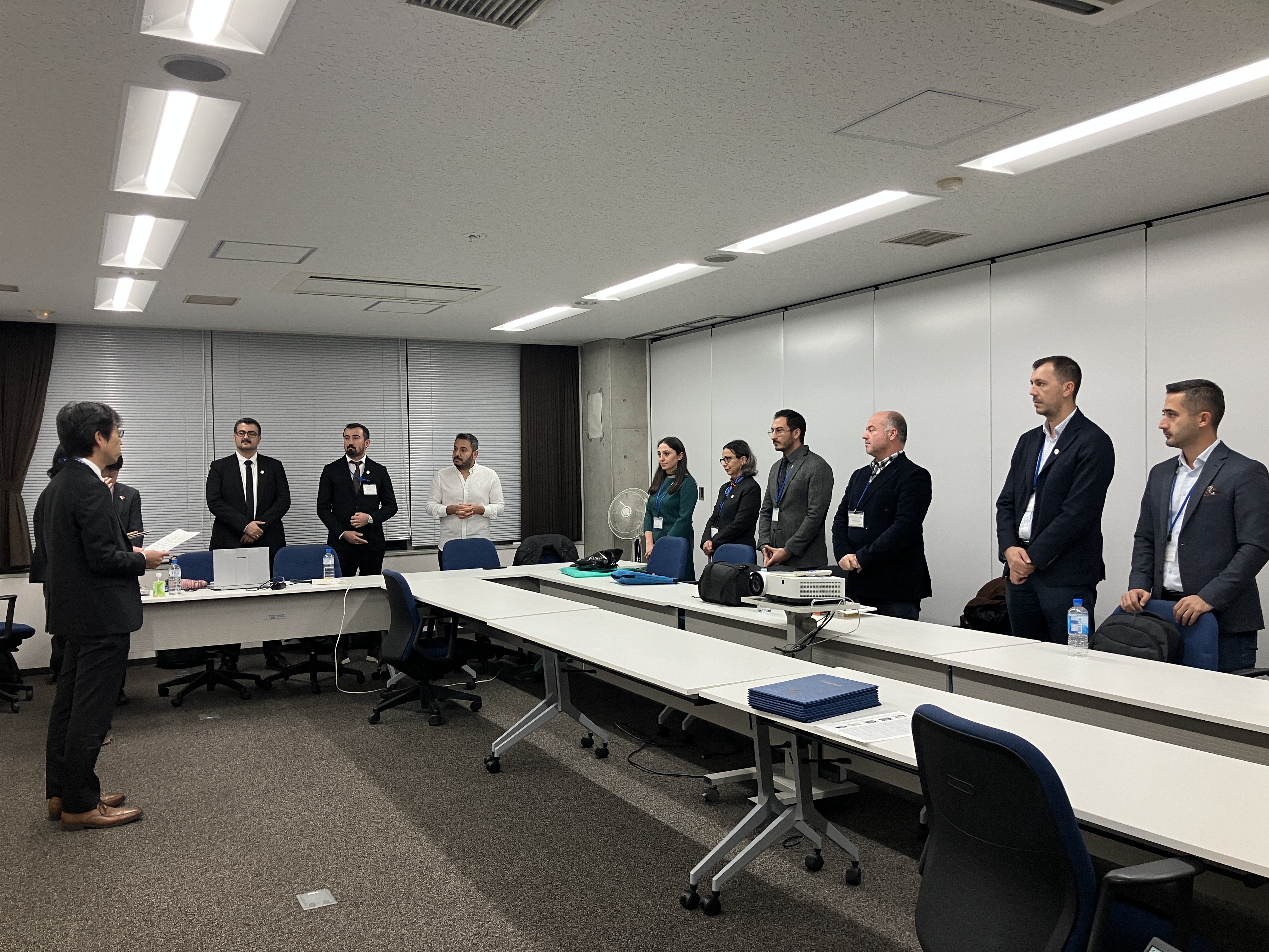 評価会の後、修了証書を授与されました