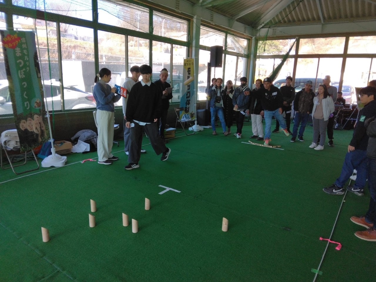 信州大学生のモルックサークルのみなさん主導で、行われたフィンランドのスポーツ「モルック」。