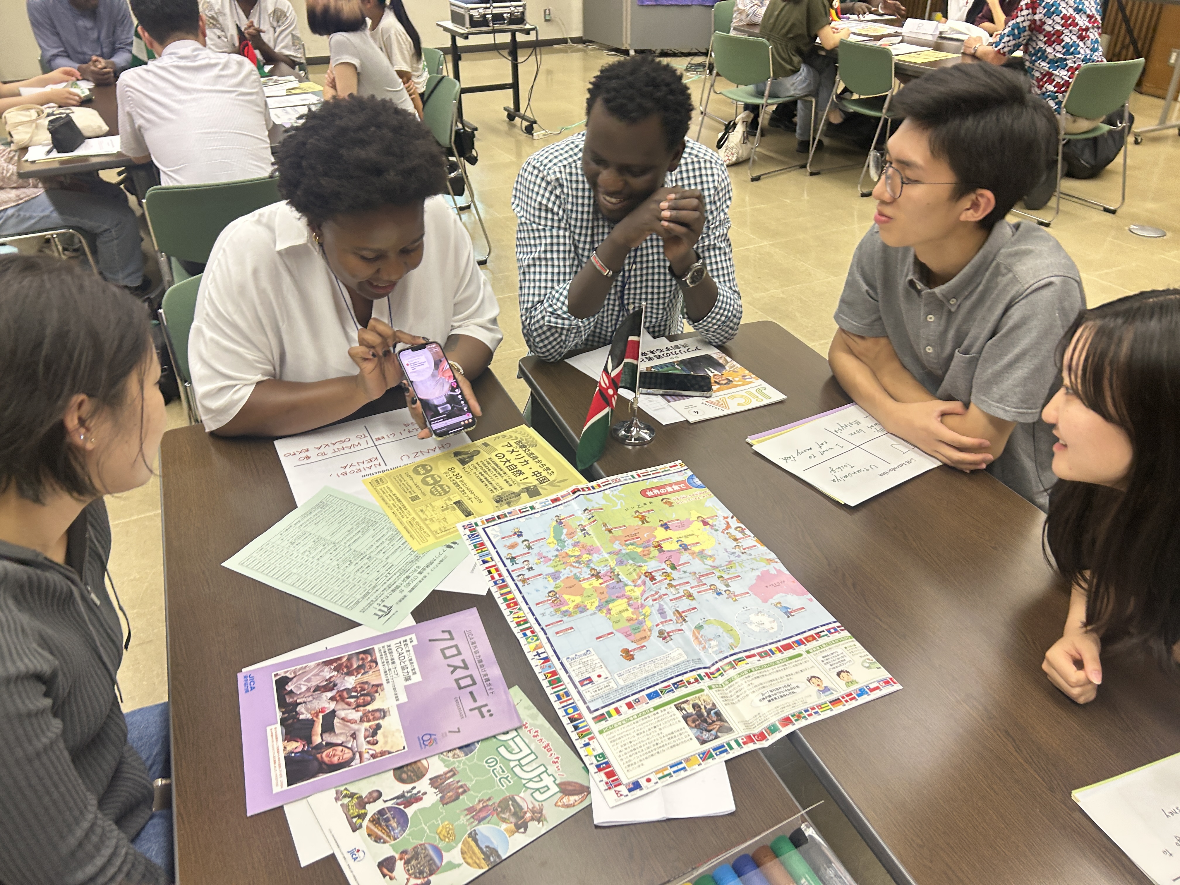 ②留学生から母国について教えてもらいました