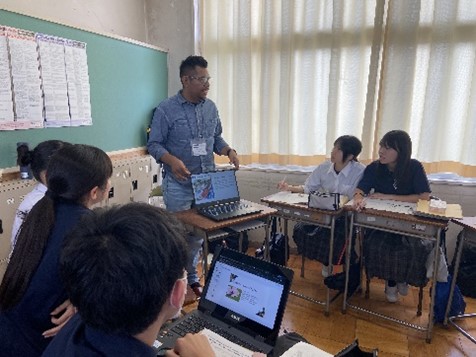 研修員による母国紹介