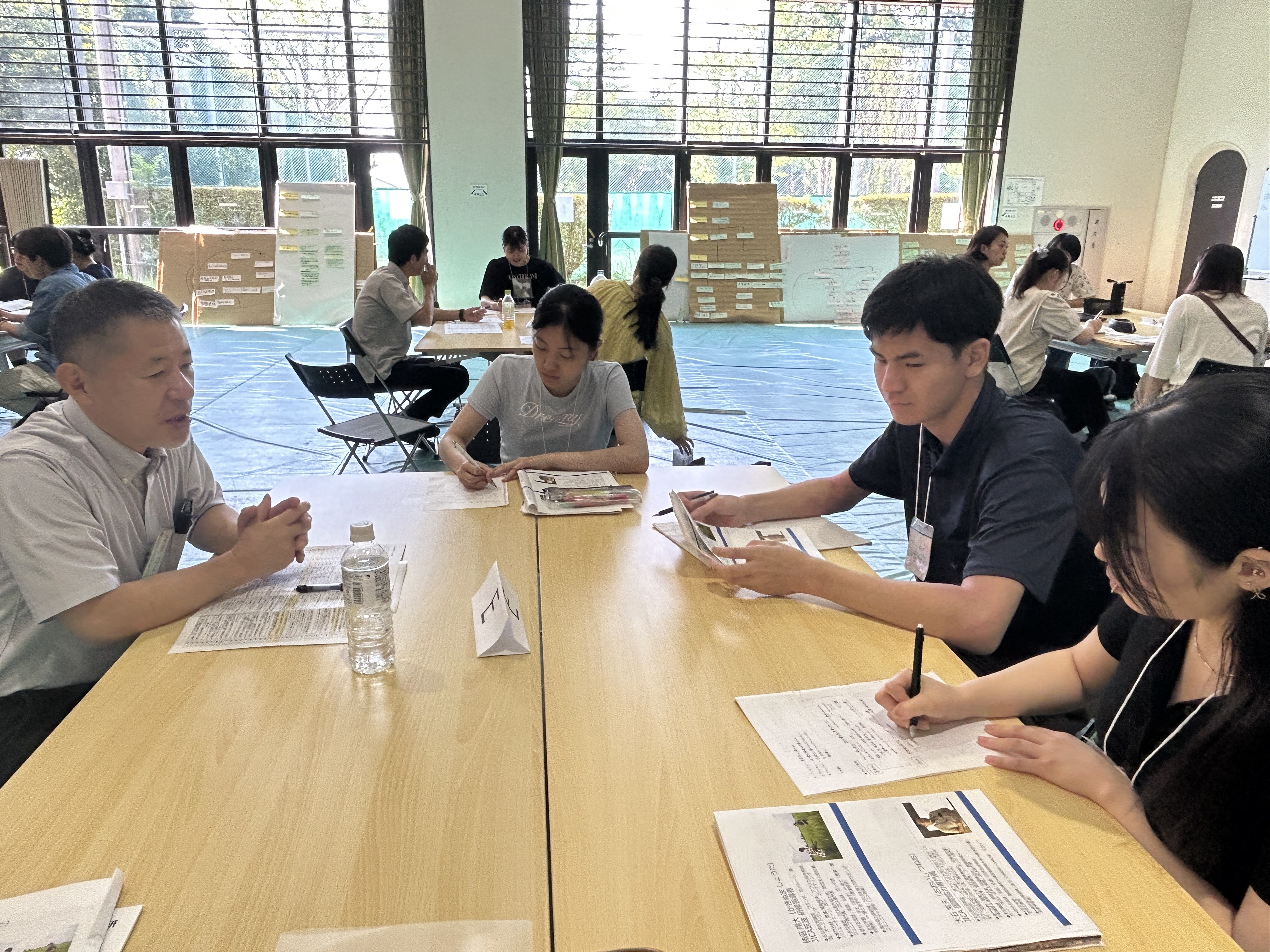 キャリア相談会で熱心に質問する様子