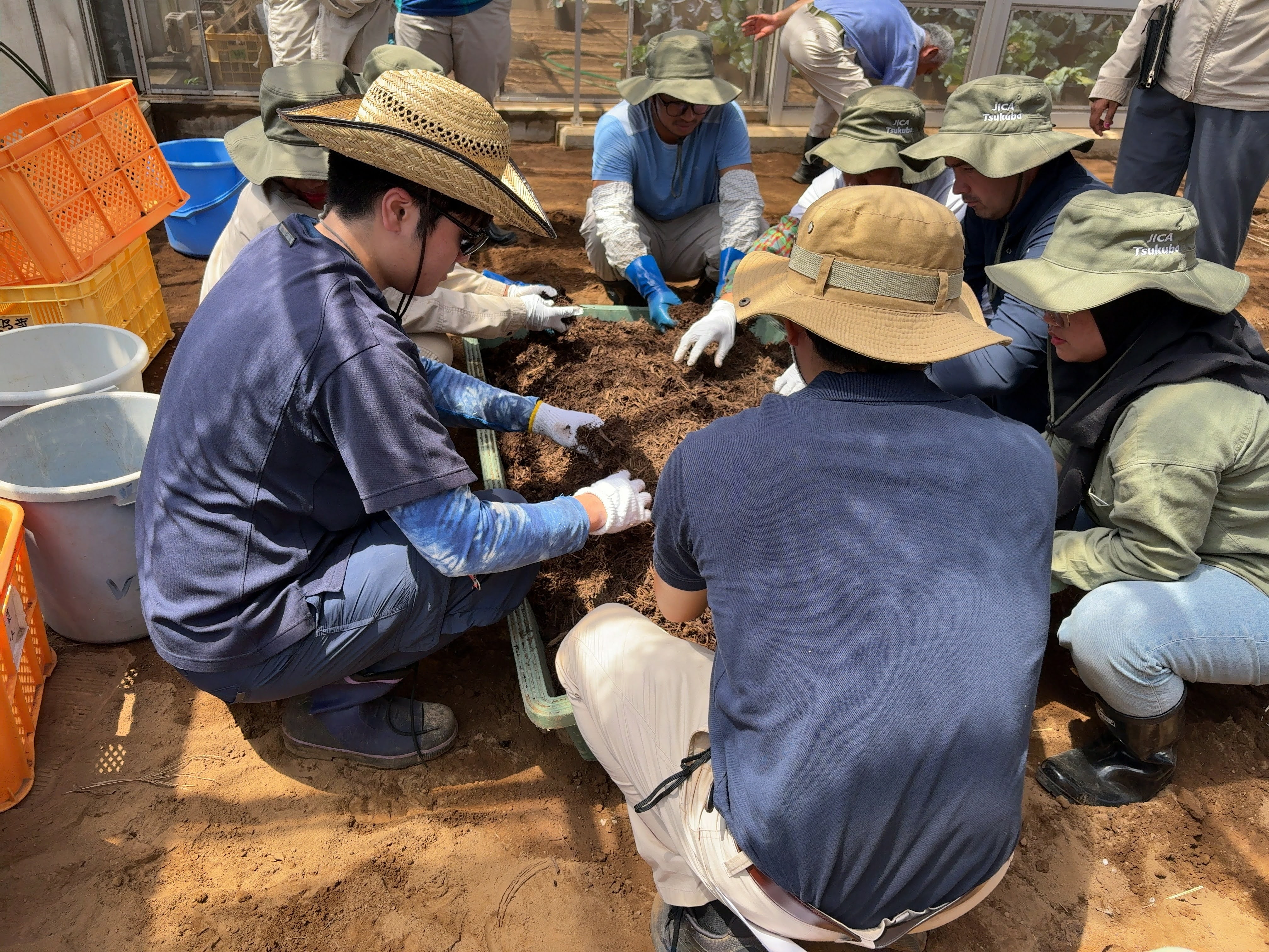 練床作成に取り組む様子