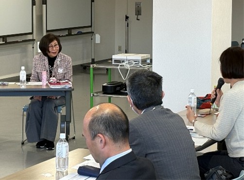 参加者から小倉相談役への質問の様子