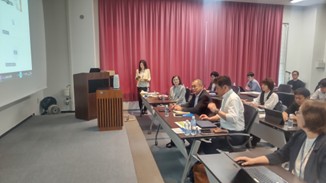 会場での質疑応答の様子
