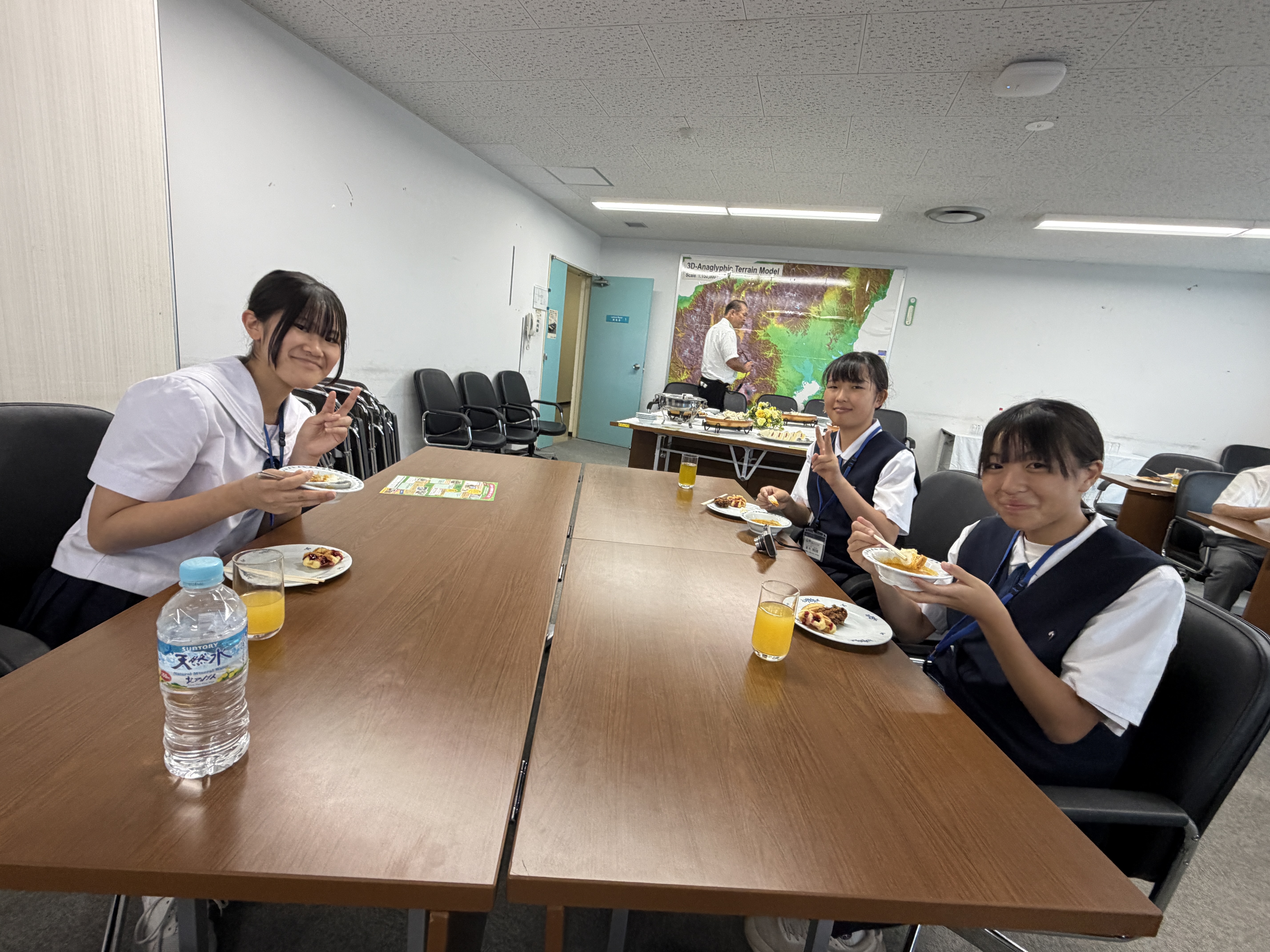 エスニックビュッフェの様子1
