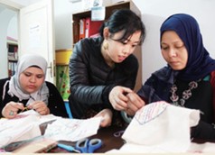 Junko Asakawa from Utsunomiya City, Tochigi, taught dressmaking to women in Egypt, including embroidery and cloth accessory making