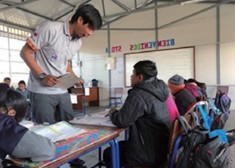 So Nagakura from Sano City, Tochigi taught math class at an elementary school in Nicaragua.