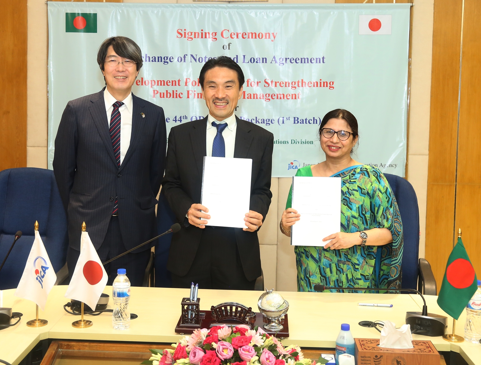 signing ceremony