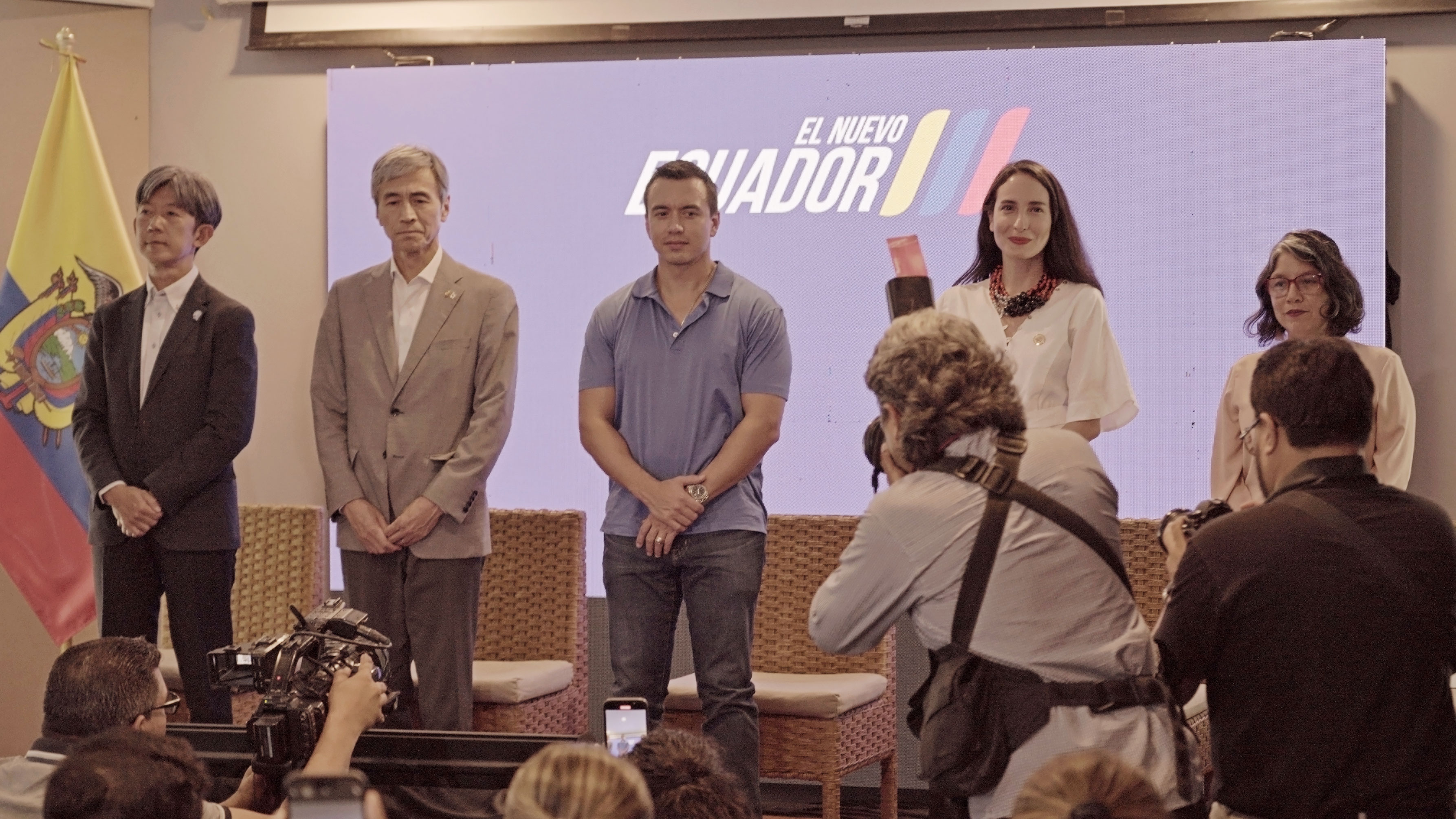 Ceremony（From left to right: Chief Representative of JICA Ecuador Miura, Ambassador Extraordinary and Plenipotentiary to Ecuador Morishita, President Noboa, Minister of Cultural Heritage Muñoz, Director of the Ciudad Alfaro Corporation Nuclear Museum Ureta）