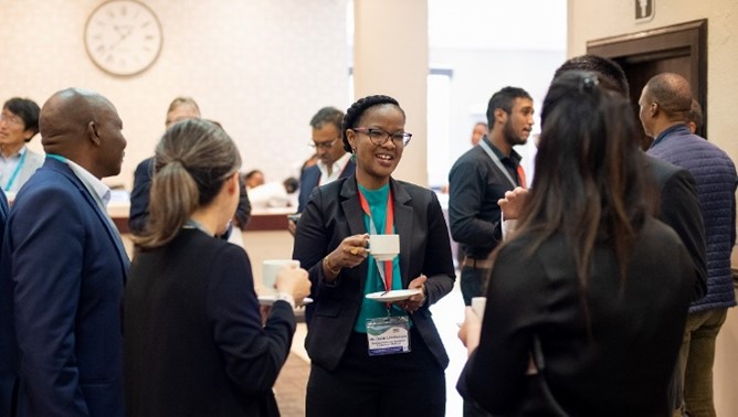 Various opinions were exchanged during coffee breaks.