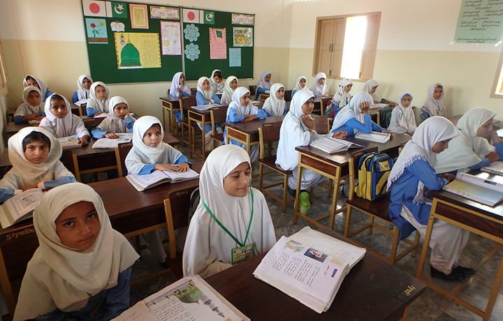 A girls’ elementary school in Sindh Province built with JICA’s assistance.