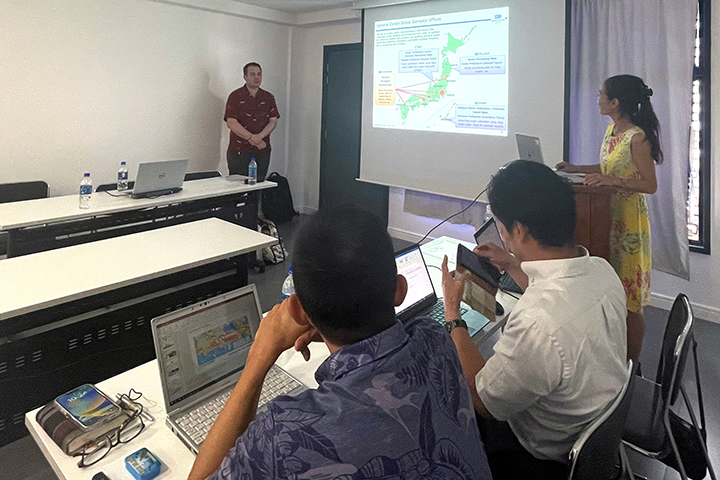 Briefing session held in Palau for local government agencies and public business operators.