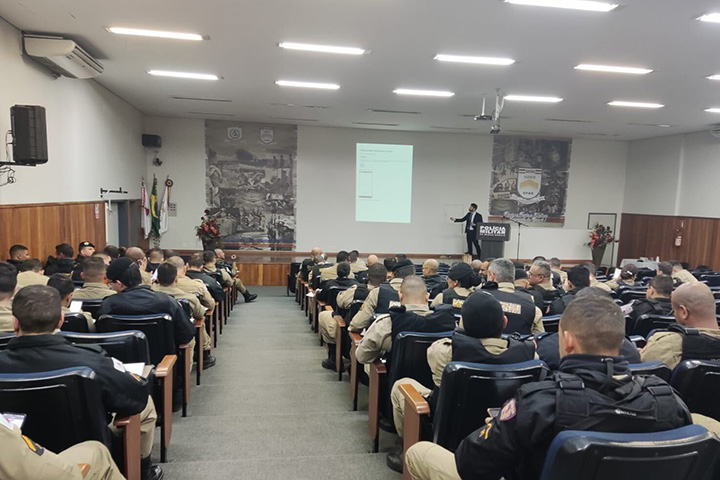 A meeting with a municipal police force