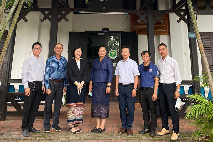 Senior Director Sanada with stakeholders of a project aimed at sustainable management of the UNESCO World Heritage city of Luang Prabang.