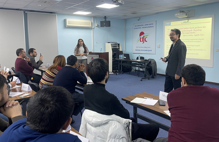A business training class held at the Japan Center in Uzbekistan 