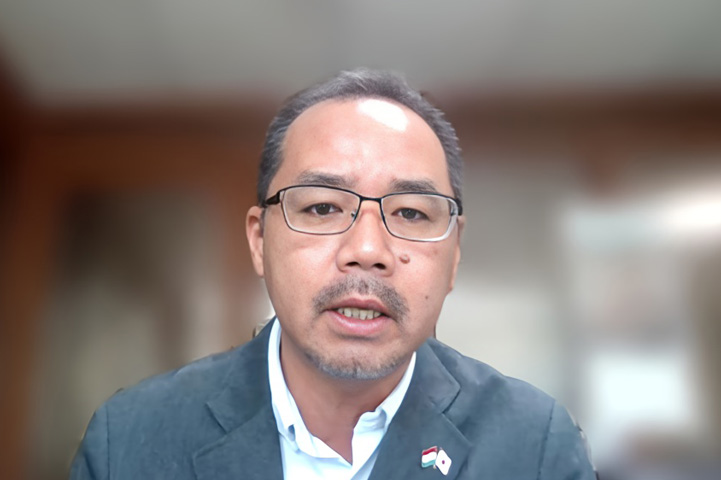 Imai Seiju, the head of the JICA Tajikistan Office.