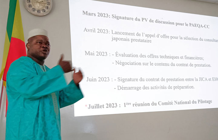 Samassekou giving a presentation
