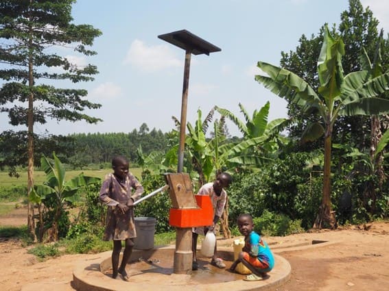 A well equipped with SUNDA. A water meter attached to the pump is linked to mobile money, enabling users to pay only for the amount of water they draw. (Photo provided by Tsuboi)