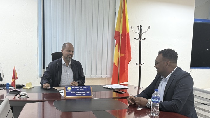 Photo: Discussion with the Head, Tigray Bureau of Education