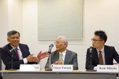 Panelists answer questions from the floor