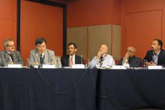 JICA-RI Director Tambo (second from left) and IPD Co-President Stiglitz (fourth from left)