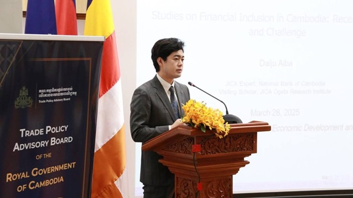 Photo:Aiba Daiju, Visiting Fellow, JICA Ogata Research Institute, and Resident Expert at the National Bank of Cambodia