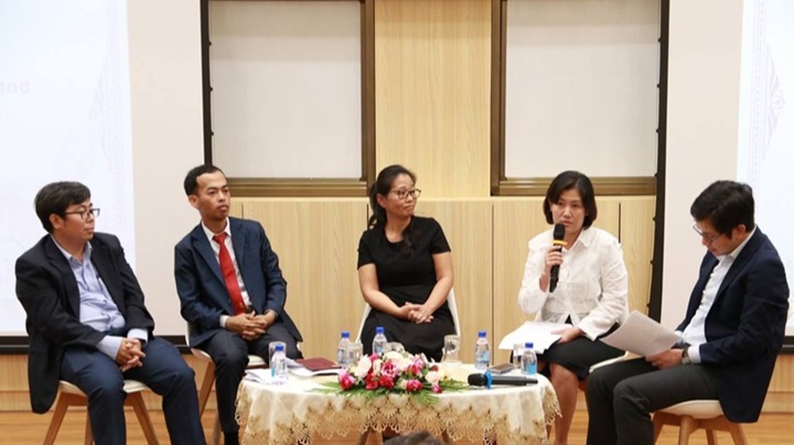 Photo:From right to left: Moderator Samreth Sovannroeun; Mon Sreyleak, Senior Economist, NBC; Bun Neary, Deputy Director General, General Department of Taxation; Phon Sophat, Chief Learning Officer, Institute of Banking Studies, NBC; and Cheng Savuth, Institute of International Studies and Public Policy, Royal University of Phnom Penh.