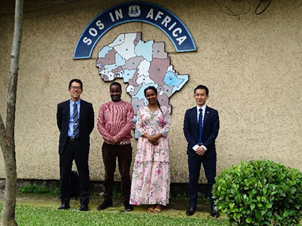 Mr. Toshiki is welcomed by staff at his host organization (SOS Children’s Village).