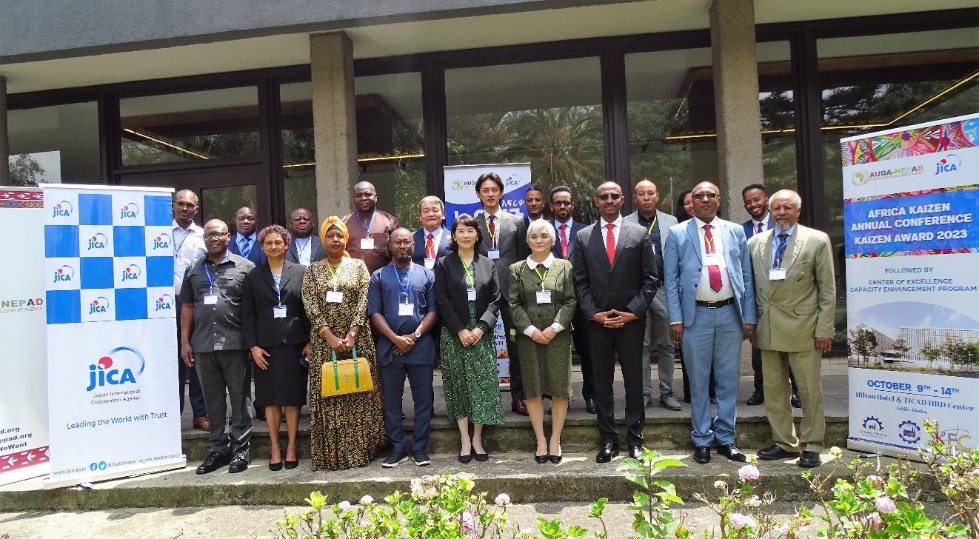 Group picture featuring higher officials, members of JICA, AUDA-NEPAD and KAIZEN practitioners in Africa. 