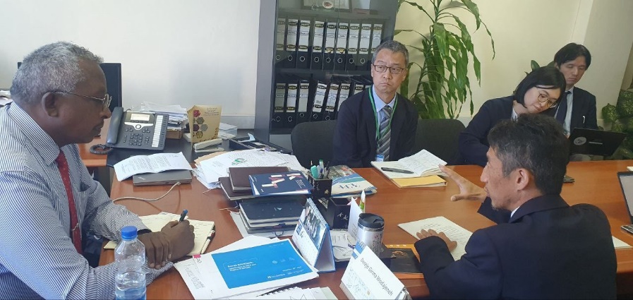 JICA held discussions with Mr. Dereje Girma, Director of Bilateral Directorate, Ministry of Finance. 