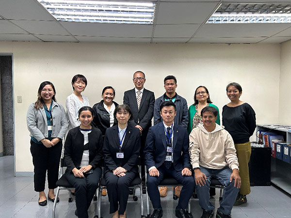 JOCVs (middle) with representatives from Philippine National Volunteer Service Coordinating Agency (PNVSCA), Cuenca local government unit, and JICA volunteer section.