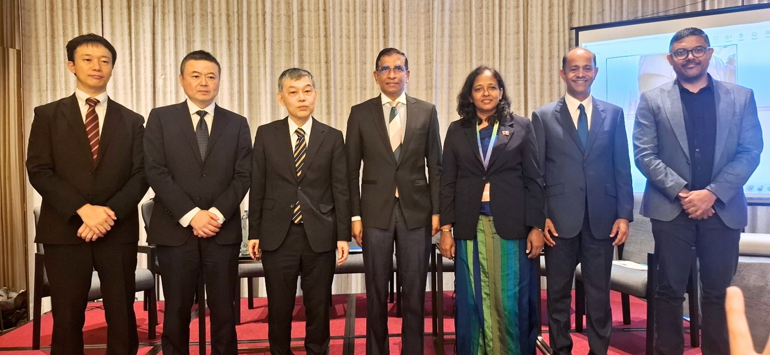 From left: Mr. Kenji Kuronuma, Chief Representative of JICA Sri Lanka Office, Mr. Takaki Tanabe, the Director of Coordination Division of Economic Affairs Bureau of the JFTC, Mr. Hiroo Iwanari, the Secretary General of the JFTC, Mr. Harsha Fernando, President’s Counsel, Ms. Samantha Karunarathne, Director General of the Consumer Affairs Authority, Mr. Damitha Kumarasinghe, Director General of the Public Utilities Commission of Sri Lanka, Mr. Jiffry Zulfer, Founder and CEO of PickMe