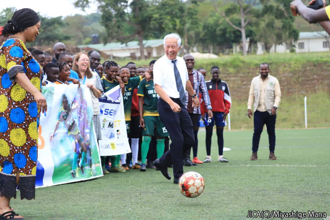 H.E FUKUZAWA Hidemoto (Center), conducted a kickoff ceremony with the Country Representative for UN Women