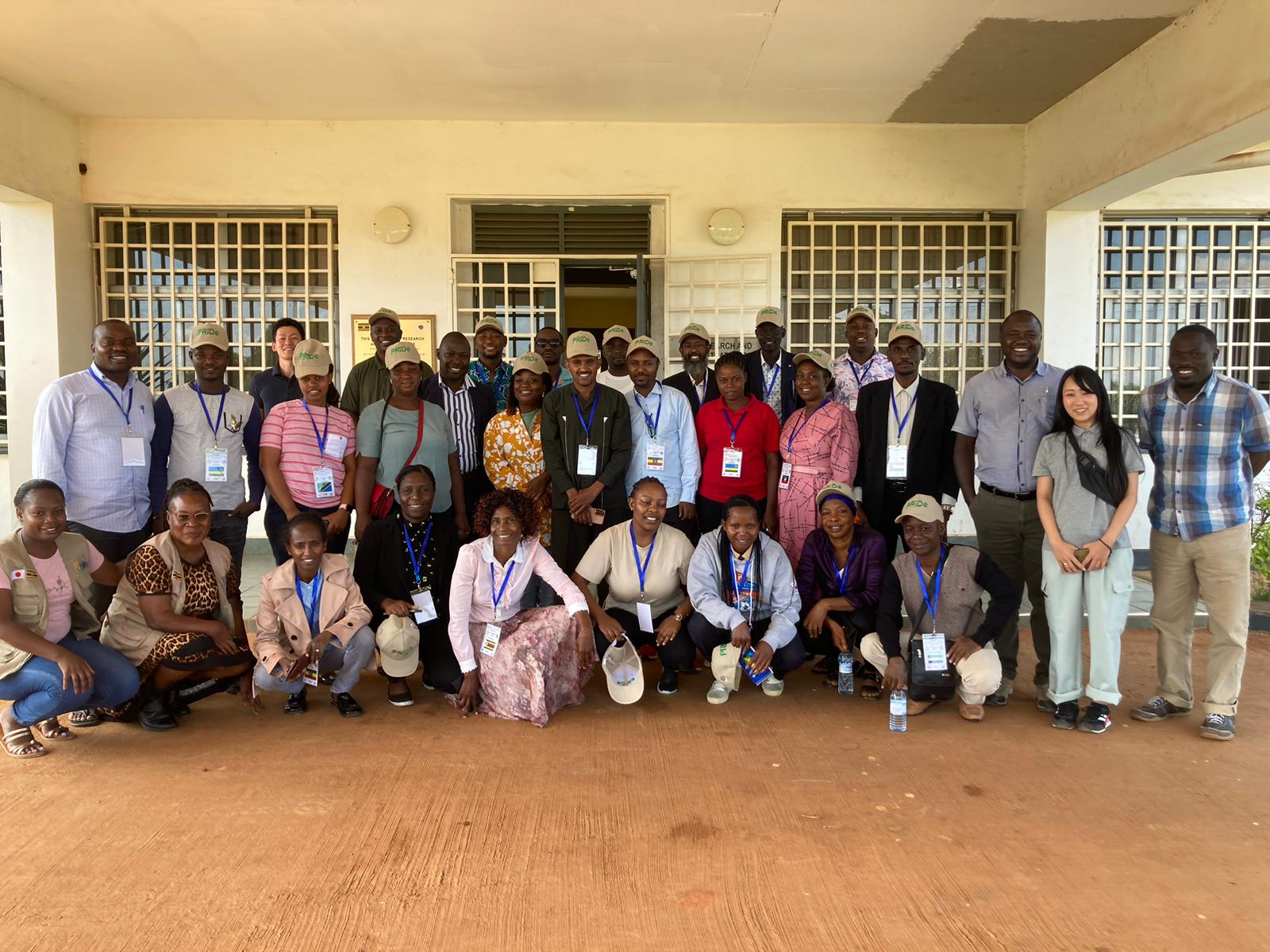 Facilitators and the participants from fourteen countries at the Rice training course in Uganda.