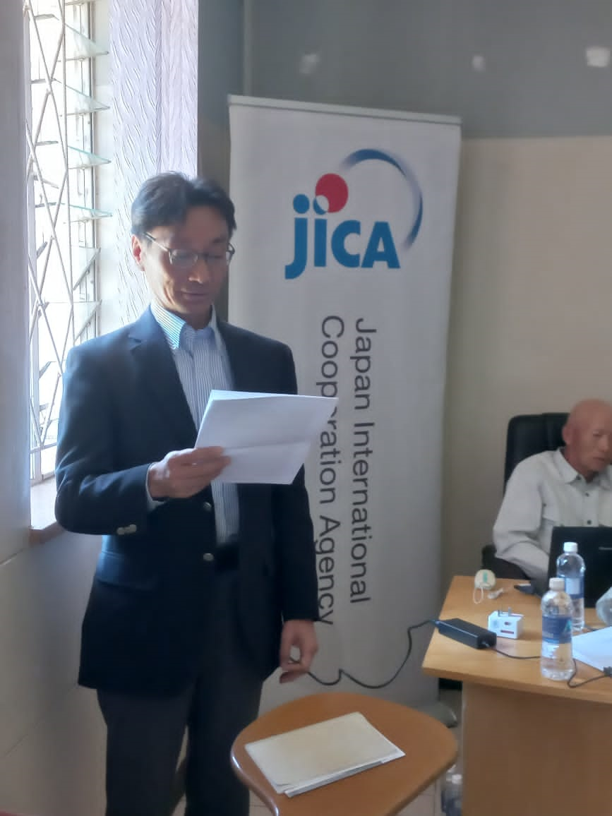 JICA Zimbabwe Resident Representative, Mr. Shigeki Furuta giving remarks at the rice training workshop