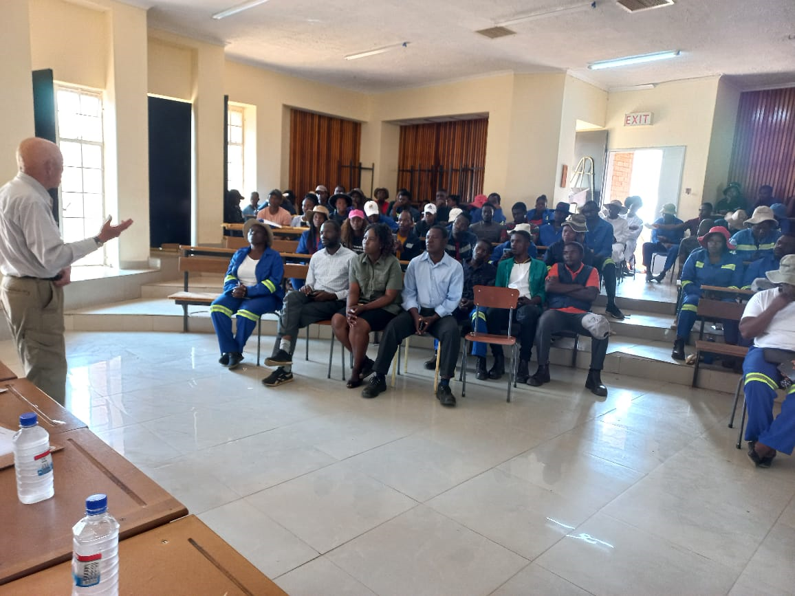 Dr. Tsuboi giving a lecture on how to grow rice before doing field demonstration  at Esgodhini Agricultural College in Bulawayo